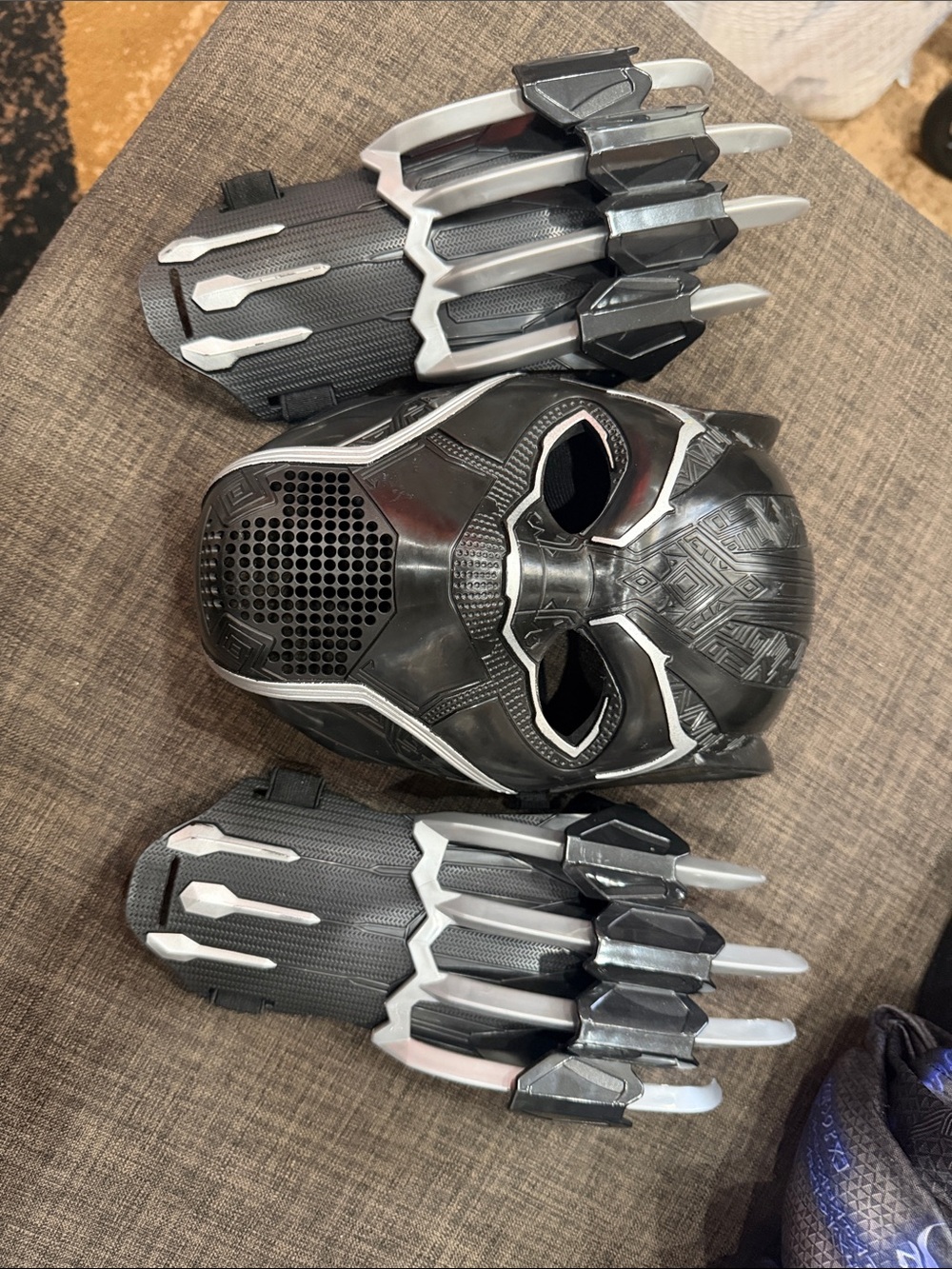 Disney Black and Silver Black Panther Kids Superhero Costume Mask & Gloves - Picture 3 of 3